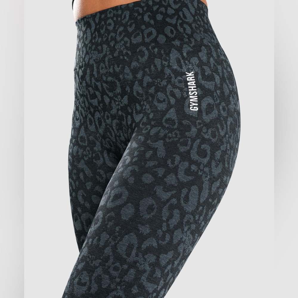 Gym shark cheetah adapt leggings (M)